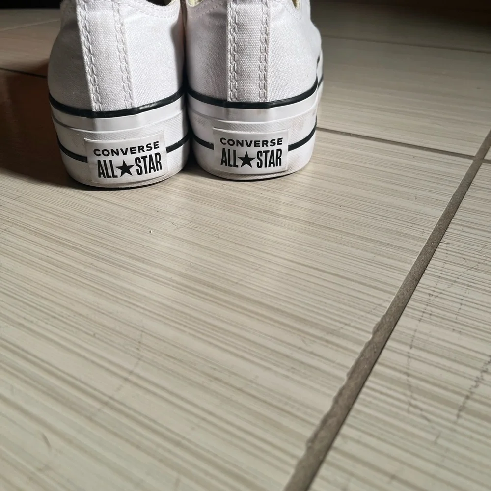 Converse All-Star Classic White Canvas Platform Sneakers - Women's Low Top, Sz 7 - Picture 8 of 11